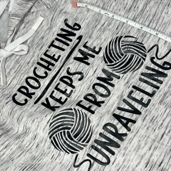 Crochet Women's Size 8-10 Gray Pullover Hoodie Super Soft Kangaroo Pocket - Picture 4 of 6